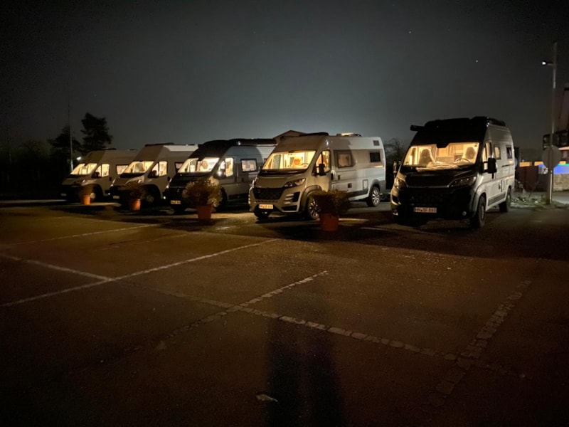 Durchreisestellplatz Van, Reisemobil oder Caravan bis 9m Länge  (16 bis 10 Uhr), Strom zubuchbar