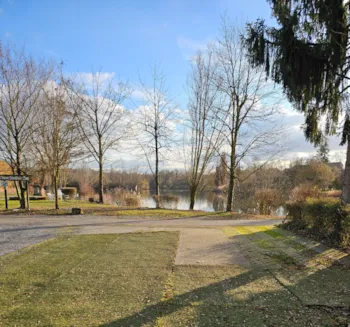 Stellplatz - Standard-Stellplatz Für Wohnwagen/Reisemobil Kategorie B - Camping am Hirschfeldsee - Sperrfechter Freizeitpark