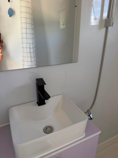 Campingcube Orion für 2 Personen mit Dusche, WC und Küche