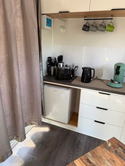 Campingcube Orion für 2 Personen mit Dusche, WC und Küche