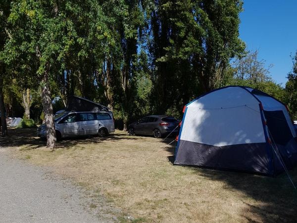 Forfait Camping (Emplacement, 2 Personnes, 1 Véhicule)