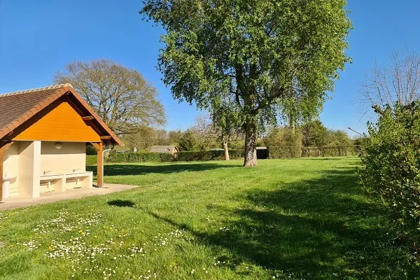 Forfait Camping (Emplacement, 2 Personnes, 1 Véhicule)