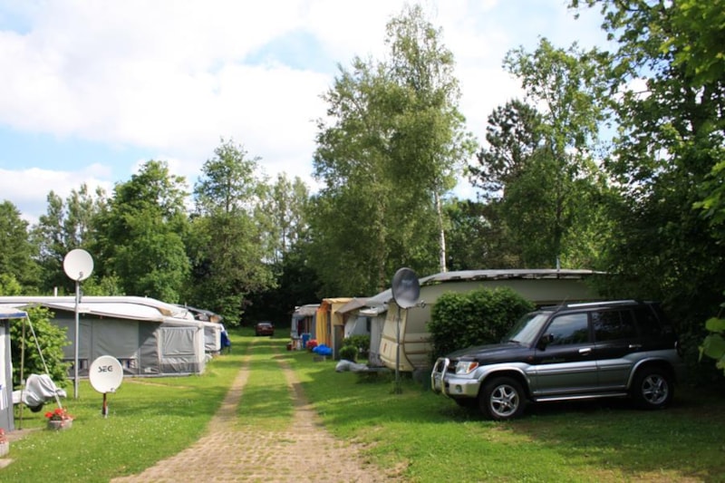 Emplacement + voiture