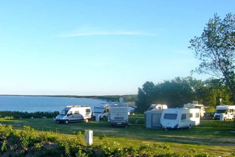 Emplacement + voiture