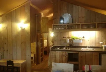 Mietunterkunft - Safari Zelt Woody 38M² - Camping de Savel