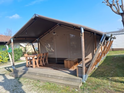 SAFARI LODGE TENT