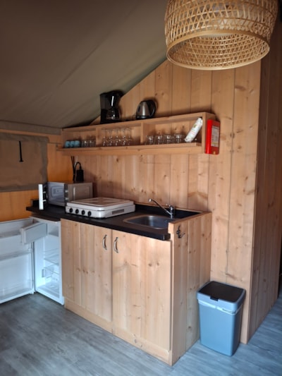 SAFARI LODGE TENT