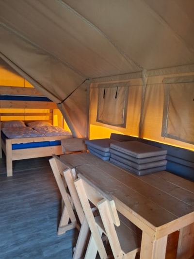 SAFARI LODGE TENT