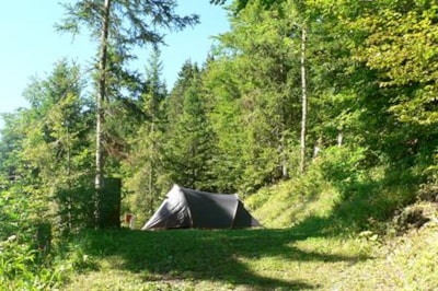 SOLO pitch including 1 person + electricity