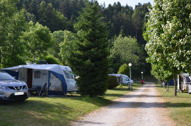 Emplacement Solo Incluant 1 Personne + Électricité