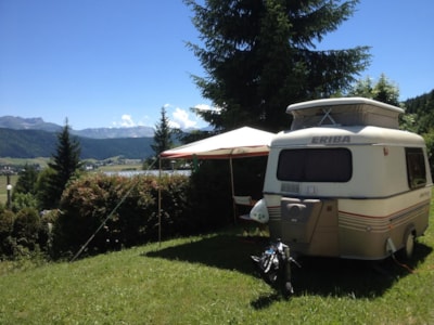 PLEASURE pitch of 80 m² including 2 people + electricity
