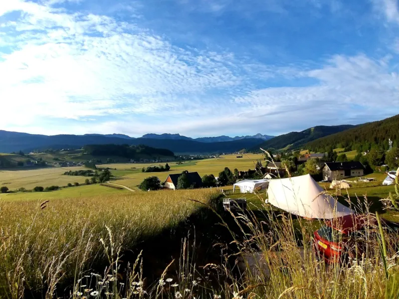 Emplacement Panoramique 120 M² (Ensoleillé - Vue Garantie) Incluant 2 Personnes + Électricité