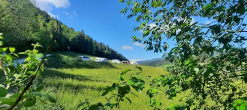 Stellplatz - Panorama-Stellplatz 120 M² (Sonnig - Garantierte Aussicht) Inklusive 2 Personen + Strom - image n°7 - Camping Les Eymes