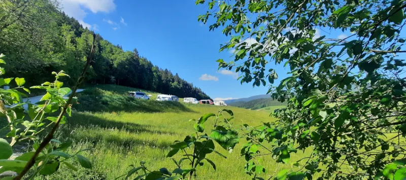 Emplacement Panoramique 120 M² (Ensoleillé - Vue Garantie) Incluant 2 Personnes + Électricité