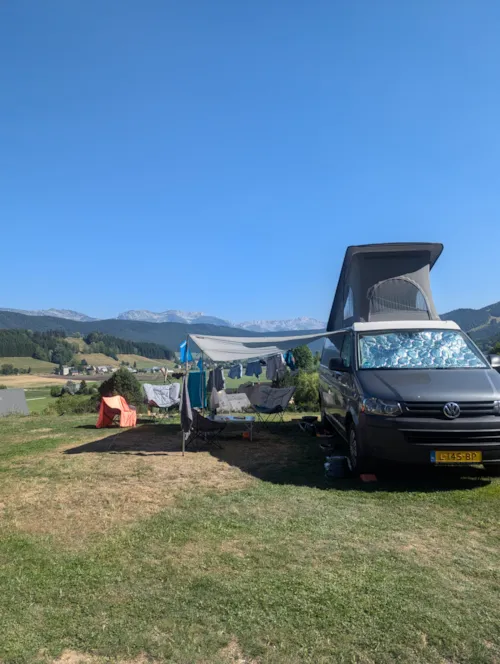 Emplacement - Emplacement Camping-Car/Van Avec Branchement Électrique (Camping Fermé, Pas D'accès Aux Sanitaires) - image n°4 - Camping Les Eymes
