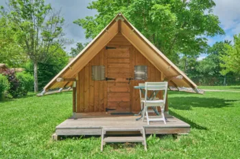 Mietunterkunft - Zelt 2 Plätze In Holz Und Leinwand (2 Betten 90 Bettlaken Obligatorisch), Küchenbereich, Mit Strom, Ohne Toiletten. - Camping Pré Rolland
