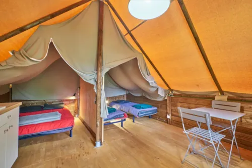 Huuraccommodatie(s) - Tent 4 Plaatsen In Hout En Canvas, 2 Slaapkamers (1 Bed 140, 2 Bedden 90 Lakens Verplicht), Keuken, Met Elektriciteit, Geen Sanitair. - image n°6 - Camping Pré Rolland