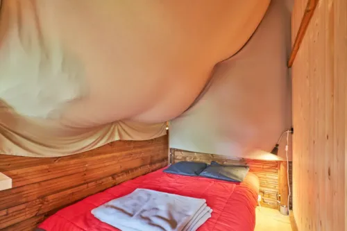 Huuraccommodatie(s) - Tent 4 Plaatsen In Hout En Canvas, 2 Slaapkamers (1 Bed 140, 2 Bedden 90 Lakens Verplicht), Keuken, Met Elektriciteit, Geen Sanitair. - image n°7 - Camping Pré Rolland