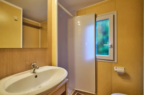 Huuraccommodatie(s) - Stacaravan 5 Personen (26M²) - 3 Slaapkamers (1 Bed 140 + 3 Bedden 90) - image n°10 - Camping Pré Rolland