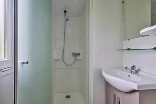 Accommodation - Mobile Home 6 People (33M²) - 3 Bedrooms (1 Bed 140 + 4 Beds 90) - image n°9 - Camping Pré Rolland