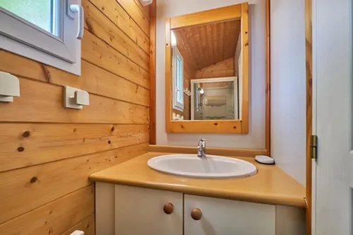 Huuraccommodatie(s) - Houten Chalet - 5 Personen (33 M²) - 2 Slaapkamers (2 Bedden 140 + 1 Stapelbed 90) - image n°10 - Camping Pré Rolland