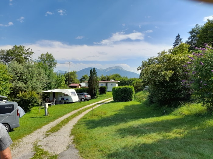 Emplacement Camping Avec Électricité