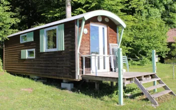 Accommodation - Gipsycar Azalée - Camping Le Balcon De Chartreuse