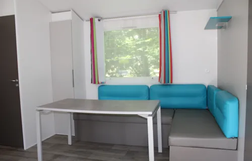 Mietunterkunft - 53.Mobil Home 30M²  Tv "Pivoine" - image n°3 - Camping Le Balcon De Chartreuse