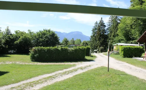 Location - 16.Chalet 30 M², Tv "Primevere" - image n°2 - Camping Le Balcon De Chartreuse