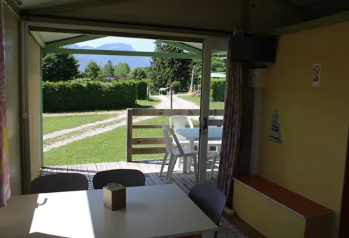 Location - 16.Chalet 30 M², Tv "Primevere" - image n°3 - Camping Le Balcon De Chartreuse