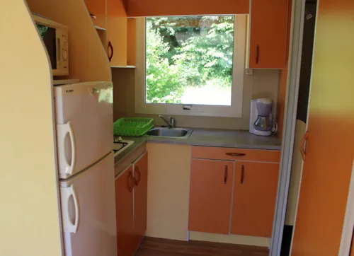 Location - 16.Chalet 30 M², Tv "Primevere" - image n°5 - Camping Le Balcon De Chartreuse