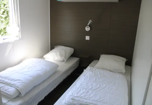 Mietunterkunft - 53.Mobil Home 30M²  Tv "Pivoine" - image n°5 - Camping Le Balcon De Chartreuse