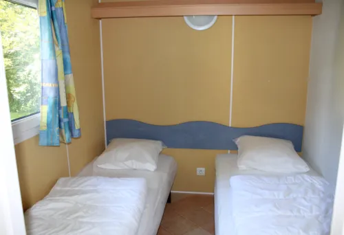 Location - 88. Mobil Home 25M² Tv, Giroflée - image n°9 - Camping Le Balcon De Chartreuse