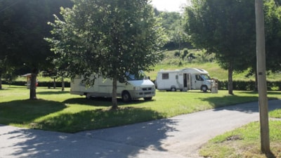Camping package (pitch, 2 people, 1 vehicle)