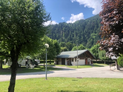 Camping package (pitch, 2 people, 1 vehicle)