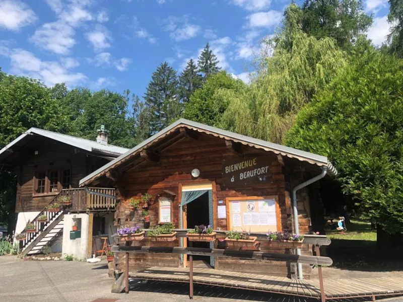 Forfait Camping (Emplacement, 2 Personnes, 1 Véhicule)