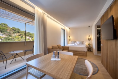 Deluxe Lodge Half Board stay — 1