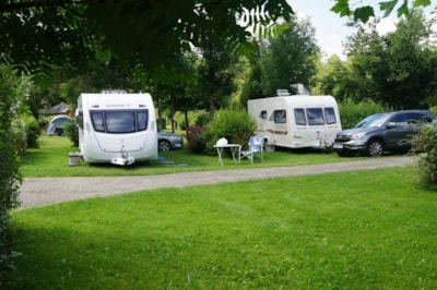 Confort Package (1 tent or caravan / 1 car / electricity 10A) — 2