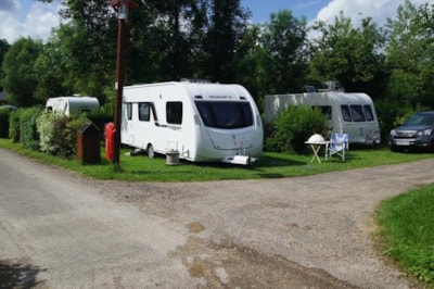 Confort Package (1 tent or caravan / 1 car / electricity 10A) — 3
