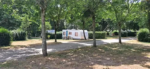 Emplacement 80M2 Avec Borne Électrique