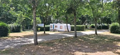 A 80m² pitch with electrical hook-up