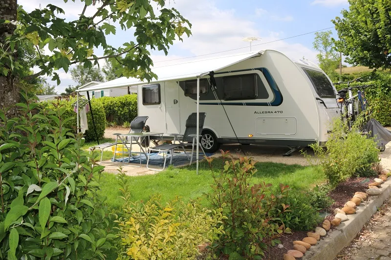 Emplacement - Forfait Emplacement + 1 Voiture + Caravane - Camping la Bissera