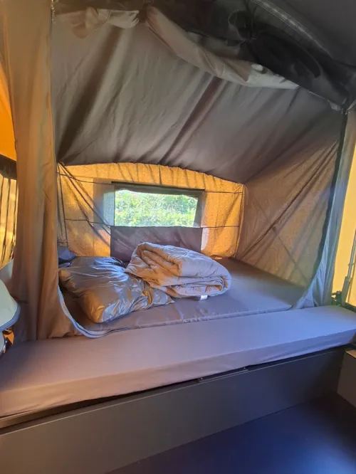 Accommodation - Sunrider Xl Lodge Tent, 6-Person, 2-Bedroom - image n°5 - Camping la Bissera