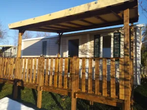 Locatif - Komfort-Mobilheim mit 2 Schlafzimmern (+Zusatzbett), 27,5 m² mit großer Terrasse - Camping la Bissera