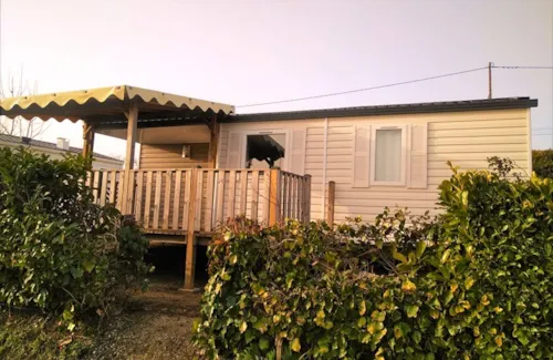 Accommodation - Comfortable 3-Bedroom Mobile Home, 36 M², With An Xl Covered Terrace - image n°4 - Camping la Bissera
