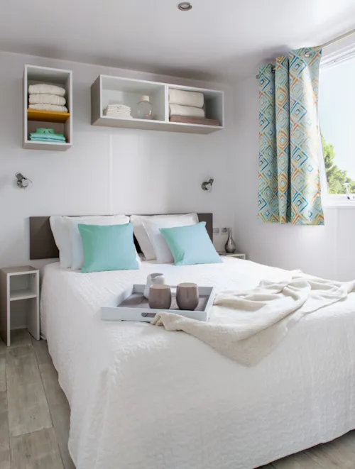 Huuraccommodatie(s) - Comfortabele Stacaravan Met 3 Slaapkamers, 36 M², Extra Groot Overdekt Terras - image n°4 - Camping la Bissera