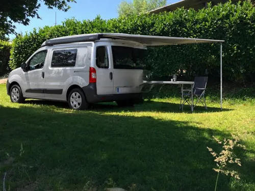 Emplacement - Forfait Emplacement + Combi/Van Longueur<5.50M - image n°2 - Camping la Bissera
