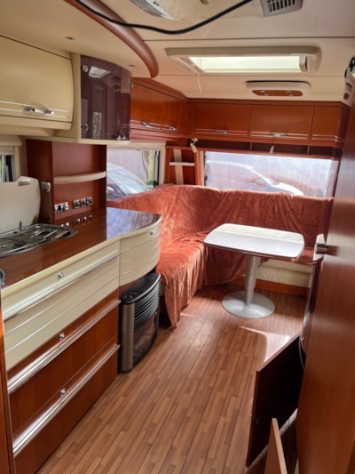 Caravan - — 5