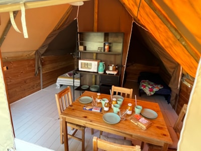 LODGE TENT -