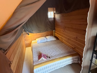 LODGE TENT -